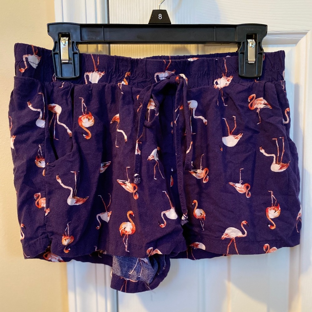 Lightweight flamingo shorts with pockets